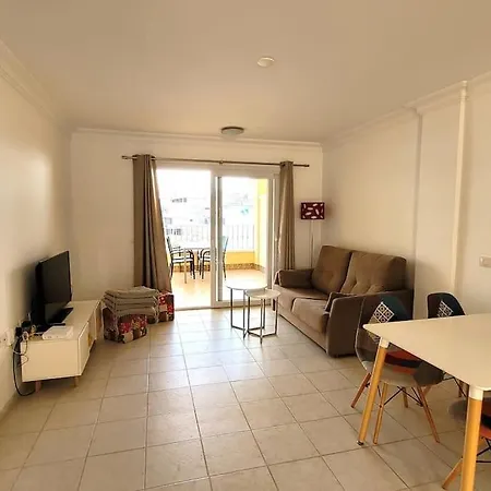 Schoene Mit Meer- Und Bergblick Apartman